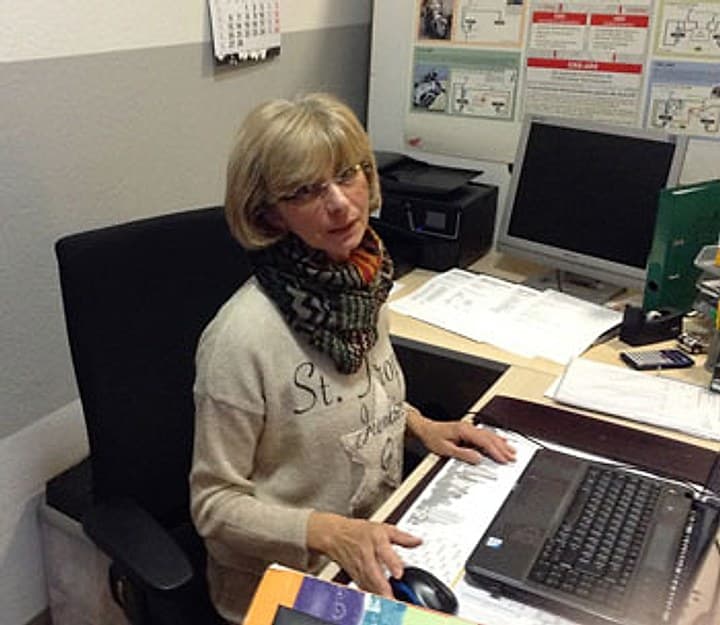 Gabi Dresler, Büro und Organisation der Fahrschule Dresler